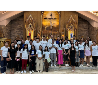 Foundation Scholars Gather for Thanksgiving Mass to Mark End of School Year
